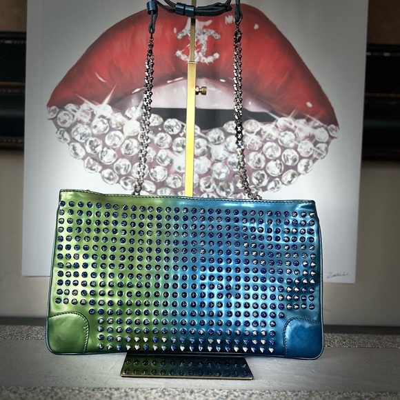 LIVE Luxury Handbag & Accessories Show •LV • Chanel • Dior • Gucci & More - Picture 15 of 15